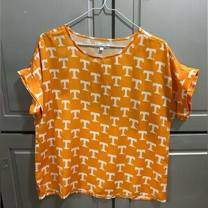 Beautiful University of Tennessee Women’s top/blouse